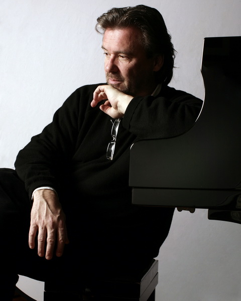 Lausanne, 26.11.07, Portrait de Der: Thierry Lang, pianiste. ©florian cella